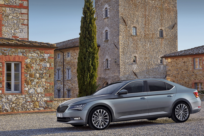 Skoda Superb 2.0 TDI Active Skoda Superb 2.0 TDI Active