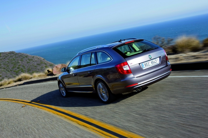 Skoda Superb Break 1.6I TDI CR 105hp Elegance Skoda Superb Break 1.6I TDI CR 105hp Elegance