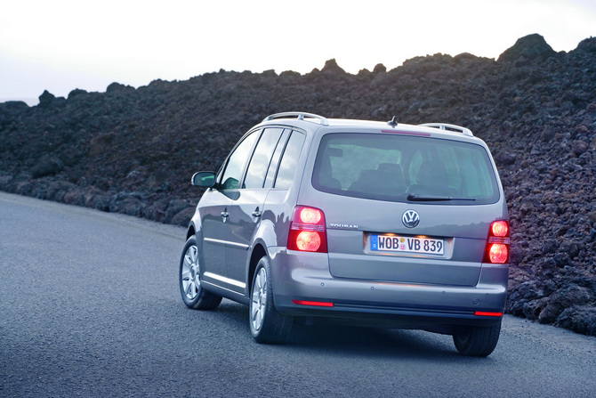 Volkswagen Touran 2.0I TDI 170cv DPF Highline 7L. Volkswagen Touran 2.0I TDI 170cv DPF Highline 7L.