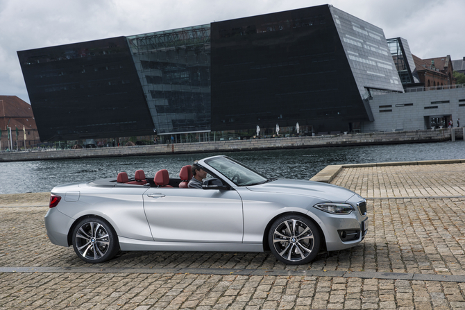 BMW 220i Convertible BMW 220i Convertible