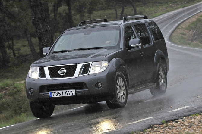 Nissan Pathfinder 2.5 dCi XE Nissan Pathfinder 2.5 dCi XE