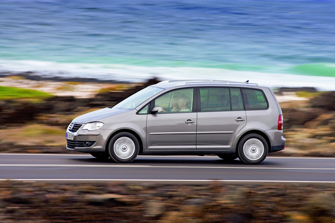 Volkswagen Touran 2.0I TDI 170cv DPF Highline 7L. Volkswagen Touran 2.0I TDI 170cv DPF Highline 7L.