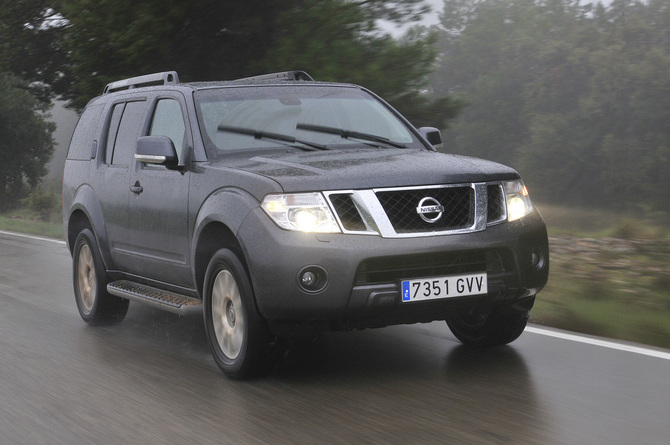 Nissan Pathfinder 2.5 dCi SE Automatic Nissan Pathfinder 2.5 dCi SE Automatic