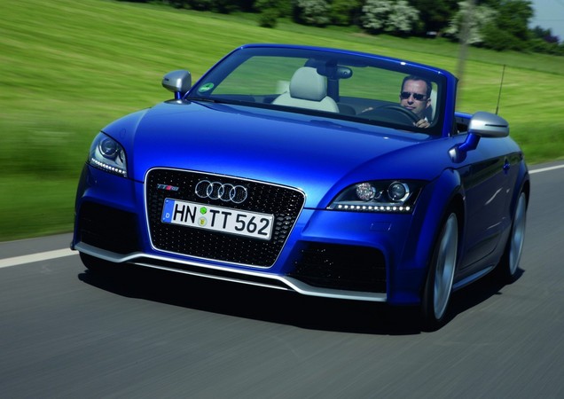 Audi TT RS Roadster 2.5 TFSI quattro Audi TT RS Roadster 2.5 TFSI quattro