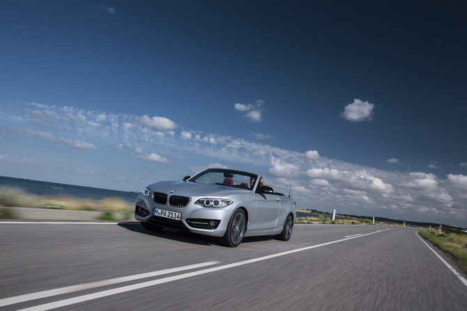 BMW 220i Convertible BMW 220i Convertible