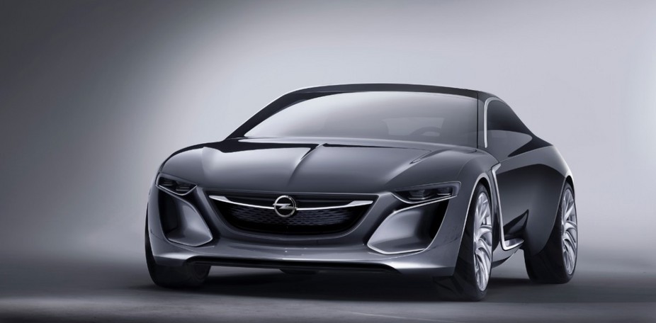 O Monza tem um design com uma frente vincada e uma traseira relativamente volumosa