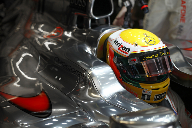 O piloto da McLaren perseguiu Vettel durante grande parte da corrida, até ter conseguido ultrapassar O piloto da McLaren perseguiu Vettel durante grande parte da corrida, até ter conseguido ultrapassar