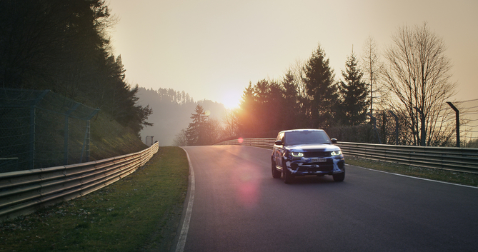 A Land Rover vai estrear no Goodwood Festival of Speed o veículo mais rápido e mais potente alguma vez fabricado pela marca A Land Rover vai estrear no Goodwood Festival of Speed o veículo mais rápido e mais potente alguma vez fabricado pela marca