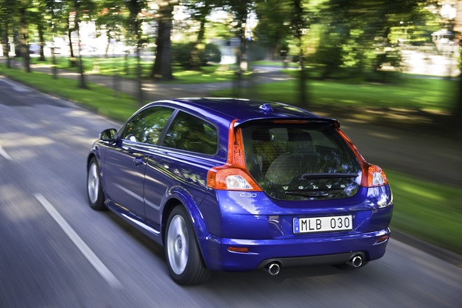 Volvo C30 2.0D Momentum Volvo C30 2.0D Momentum