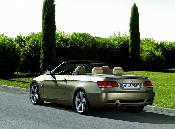 BMW 330d Cabrio Auto (E93) BMW 330d Cabrio Auto (E93)