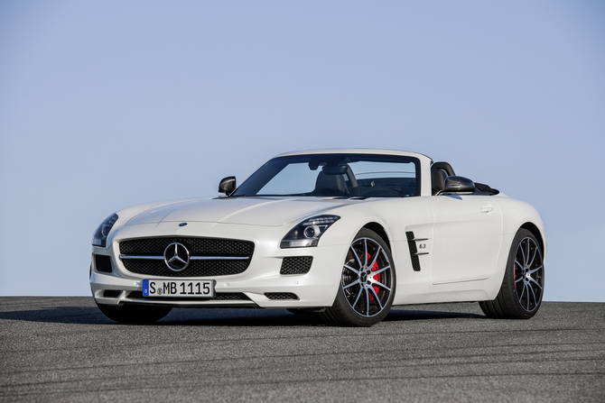 Ein überarbeiteter SLS AMG GT Roadster wurde bei Tests beobachtet Ein überarbeiteter SLS AMG GT Roadster wurde bei Tests beobachtet