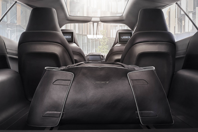 Estes acabamentos exclusivos no interior do carro são descritos como tecido de textura em relevo Estes acabamentos exclusivos no interior do carro são descritos como tecido de textura em relevo