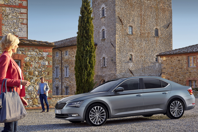 Skoda Superb 2.0 TDI Style DSG Skoda Superb 2.0 TDI Style DSG