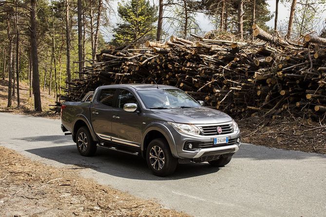 Fiat Fullback Cabina Dupla 2.4 Multijet 4x4 E6 Auto Adventure Fiat Fullback Cabina Dupla 2.4 Multijet 4x4 E6 Auto Adventure
