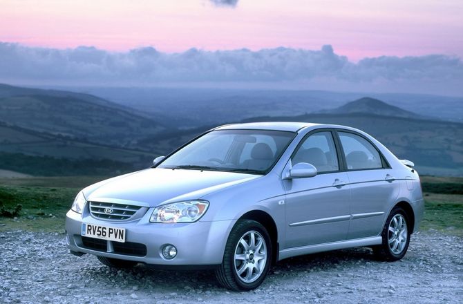 Kia Cerato 2.0 Saloon Kia Cerato 2.0 Saloon