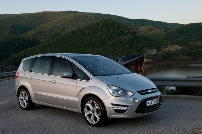 Ford S-Max 2.2TDCi Titanium S PowerShift Ford S-Max 2.2TDCi Titanium S PowerShift
