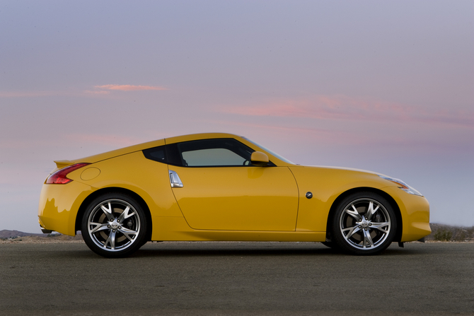 Nissan 370Z 3.7 328 Base Nissan 370Z 3.7 328 Base