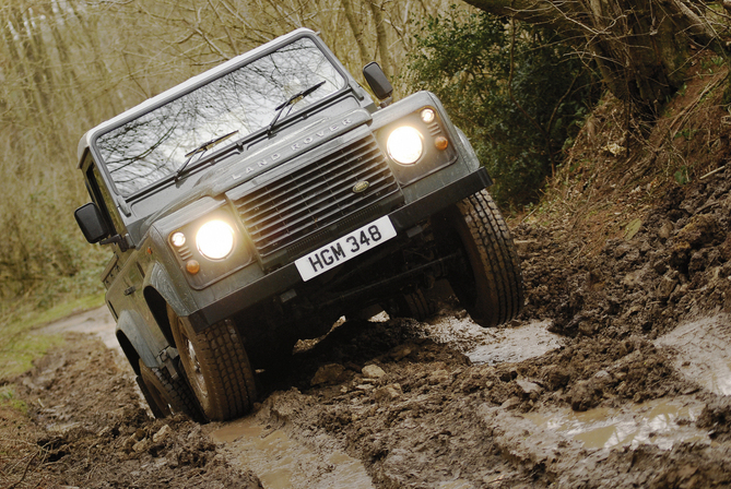 Land Rover Defender 90 2.5 TDi Hard Top Land Rover Defender 90 2.5 TDi Hard Top