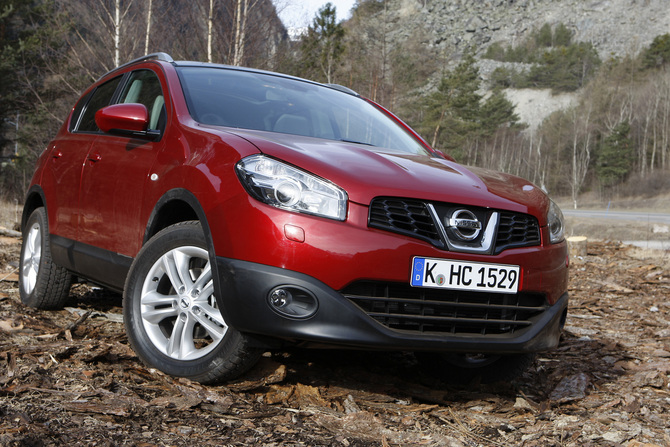 Nissan Qashqai 2.0 dCi tekna 4x4 Automatic Nissan Qashqai 2.0 dCi tekna 4x4 Automatic