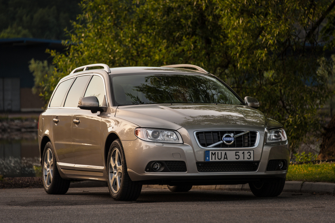 Volvo V70 D2 Summum Volvo V70 D2 Summum