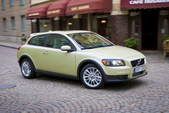 Volvo C30 SportsCoupé T5 Automatic Volvo C30 SportsCoupé T5 Automatic