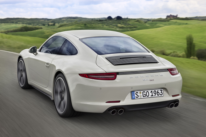 Added details include a wider body and chrome details Added details include a wider body and chrome details