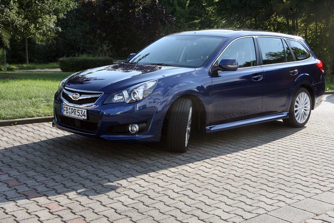 Subaru Legacy Tourer 2.5i SE Lineatronic Subaru Legacy Tourer 2.5i SE Lineatronic