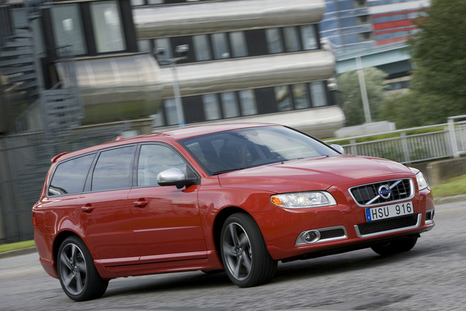 Volvo V70 D2 R-Design Volvo V70 D2 R-Design