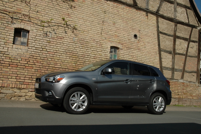 Mitsubishi ASX 2WD 1.6 MIVEC Invite Mitsubishi ASX 2WD 1.6 MIVEC Invite