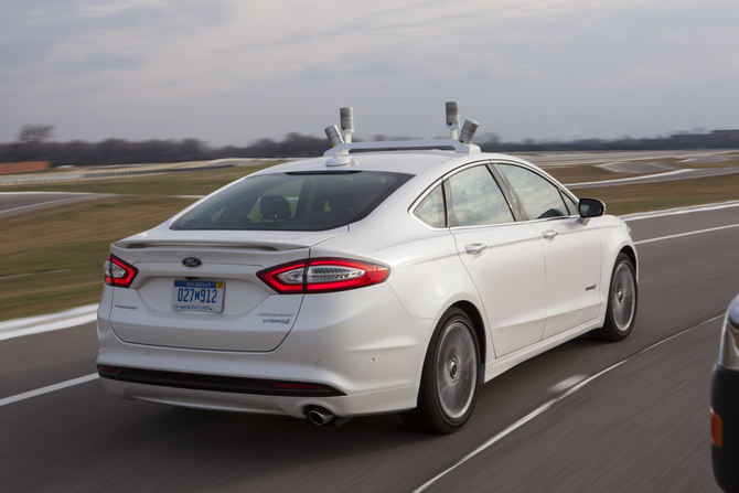 The car includes four LiDAR light-emitting sensors The car includes four LiDAR light-emitting sensors