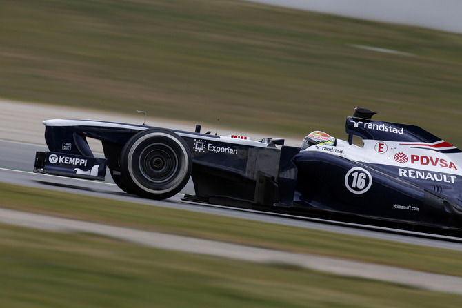 Repara nas pequenas palhetas na parte de trás do FW35. É isso que a FIA considera ser ilegal Repara nas pequenas palhetas na parte de trás do FW35. É isso que a FIA considera ser ilegal
