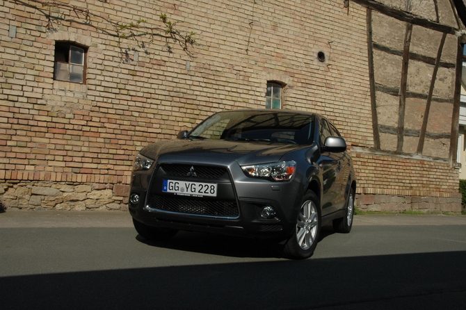 Mitsubishi ASX 2WD 1.8 Di-D ASG Instyle Mitsubishi ASX 2WD 1.8 Di-D ASG Instyle