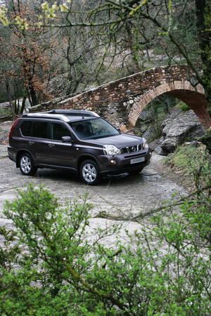Nissan X-Trail 2.5 LE + TE + Navi + Xenon Nissan X-Trail 2.5 LE + TE + Navi + Xenon