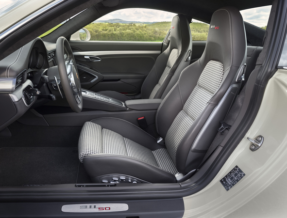 There are also optional sports plus seats There are also optional sports plus seats
