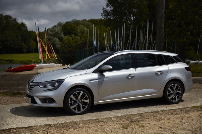 Renault Mégane Sport Tourer Energy TCe EDC Bose Edition Renault Mégane Sport Tourer Energy TCe EDC Bose Edition