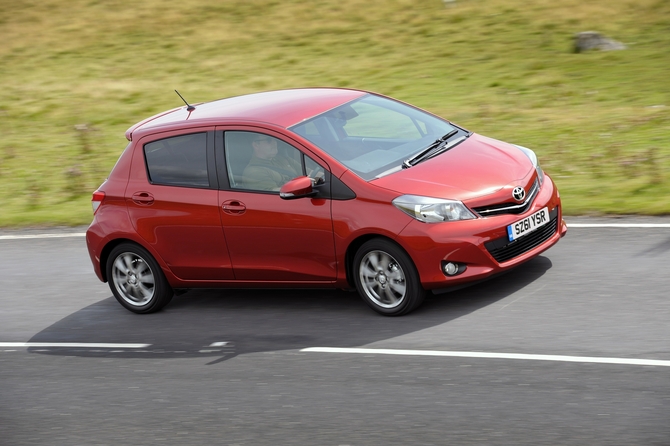 Toyota Yaris Hatchback 1.33 VVT-i SR Toyota Yaris Hatchback 1.33 VVT-i SR