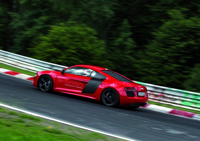 A Audi vai desvendar a segunda geração do R8 no próximo ano A Audi vai desvendar a segunda geração do R8 no próximo ano