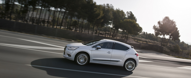Citroën DS4 1.6 e-HDi Airdream CVM6 Chic Citroën DS4 1.6 e-HDi Airdream CVM6 Chic