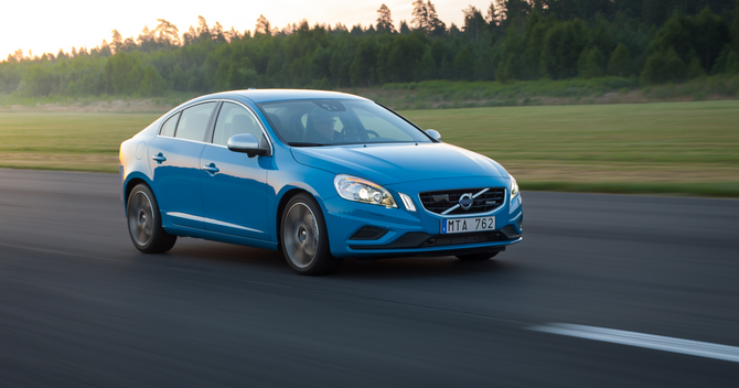 Volvo S60 D4 R-Design Geartronic Volvo S60 D4 R-Design Geartronic
