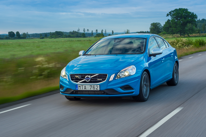 Volvo S60 D4 R-Design Volvo S60 D4 R-Design