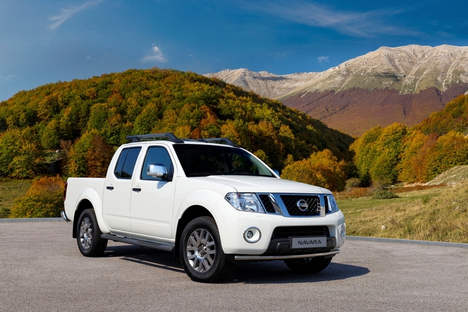 Nissan Navara 2.5 dCi 4x4 Double Cab XE Nissan Navara 2.5 dCi 4x4 Double Cab XE