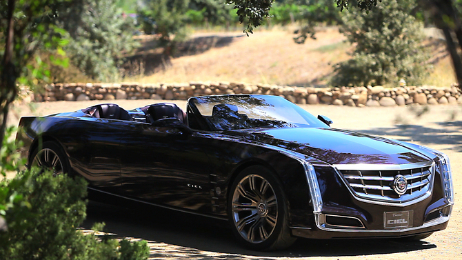 Cadillac enveils a stunner at Pebble Beach Cadillac enveils a stunner at Pebble Beach