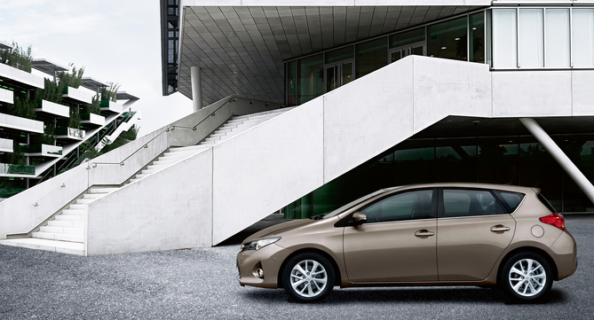 Alles neu in der Kompaktklasse von Toyota Alles neu in der Kompaktklasse von Toyota
