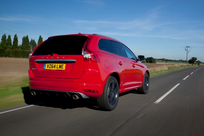 Volvo Volvo XC60 T6 R-Design Momentum Geartronic Volvo Volvo XC60 T6 R-Design Momentum Geartronic