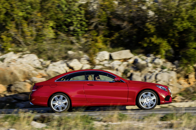 Mercedes-Benz E 220 CDI BlueEfficiency Auto Mercedes-Benz E 220 CDI BlueEfficiency Auto