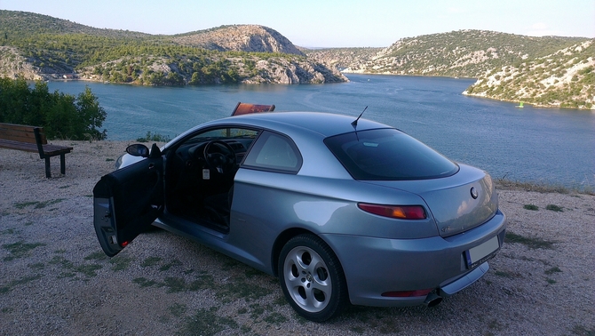 Alfa Romeo GT 1.9 Multijet 16v Distinctive Alfa Romeo GT 1.9 Multijet 16v Distinctive