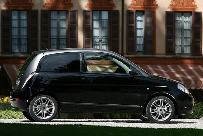 Lancia Ypsilon Sport Momo Design 1.3 Multijet 16v Lancia Ypsilon Sport Momo Design 1.3 Multijet 16v