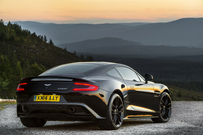 Aston Martin Vanquish Carbon Black Aston Martin Vanquish Carbon Black