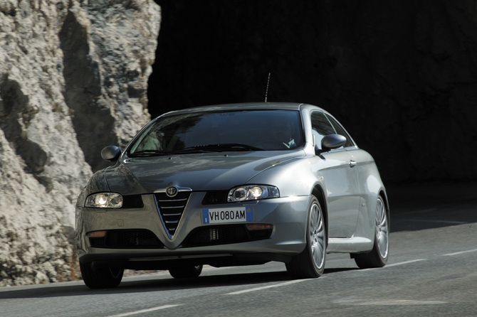 Alfa Romeo GT 2.0 JTS Distinctive Alfa Romeo GT 2.0 JTS Distinctive