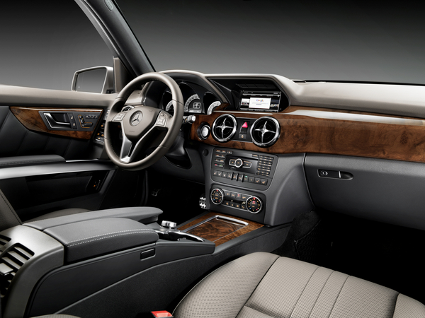 Mercedes GLK Meant to Bring Sedan Style into Compact SUV Mercedes GLK Meant to Bring Sedan Style into Compact SUV